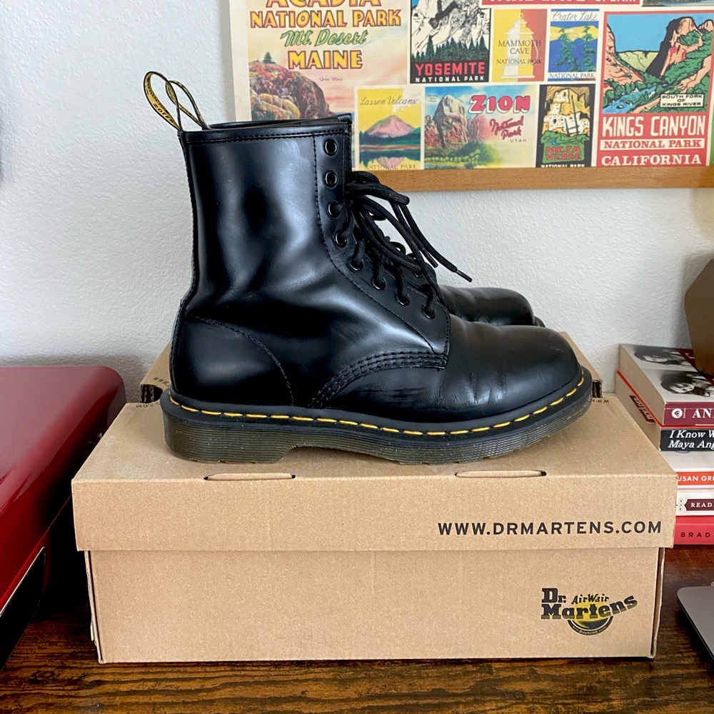 1460 WOMEN'S SMOOTH LEATHER LACE UP BOOTS